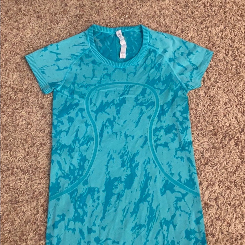 Lululemon swiftly top